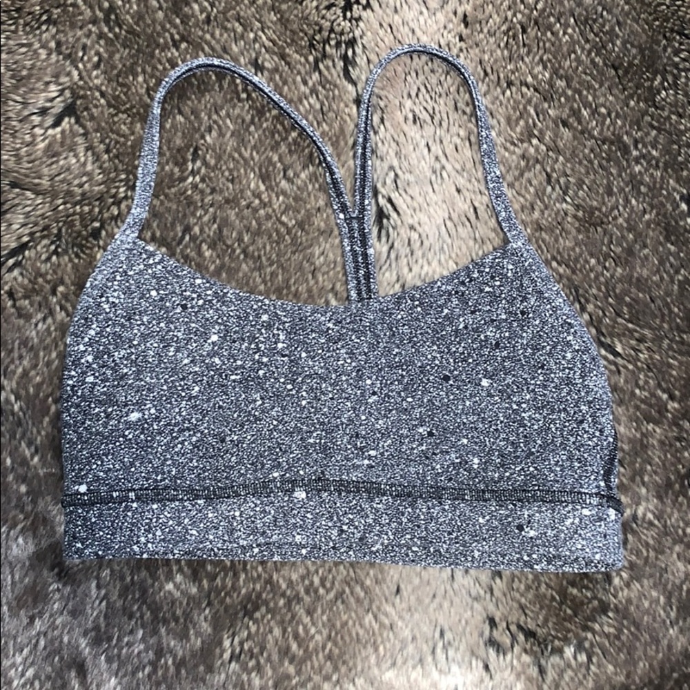Lululemon sports bra size 4